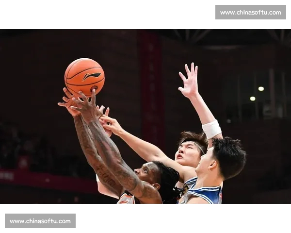 CBA激战不断精彩纷呈 多场焦点对决决胜时刻引爆球迷热情